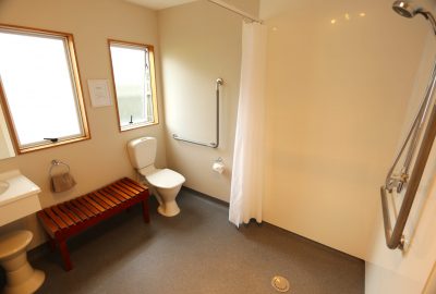 accessible bathroom of Jade Court Motel in Hokitika, West Coast