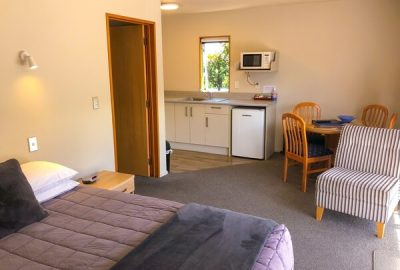 one bedroom suite of Jade Court Motel in Hokitika, West Coast